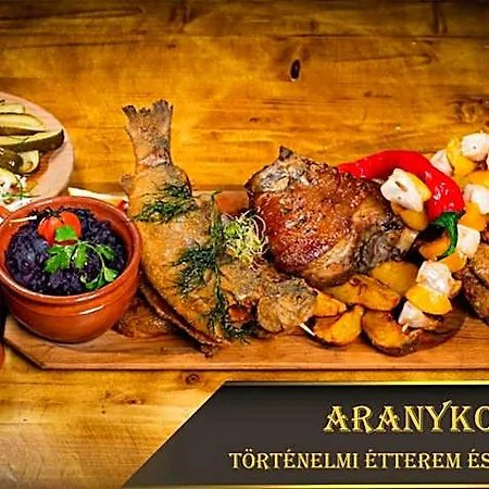 Aranykorona Hotel *